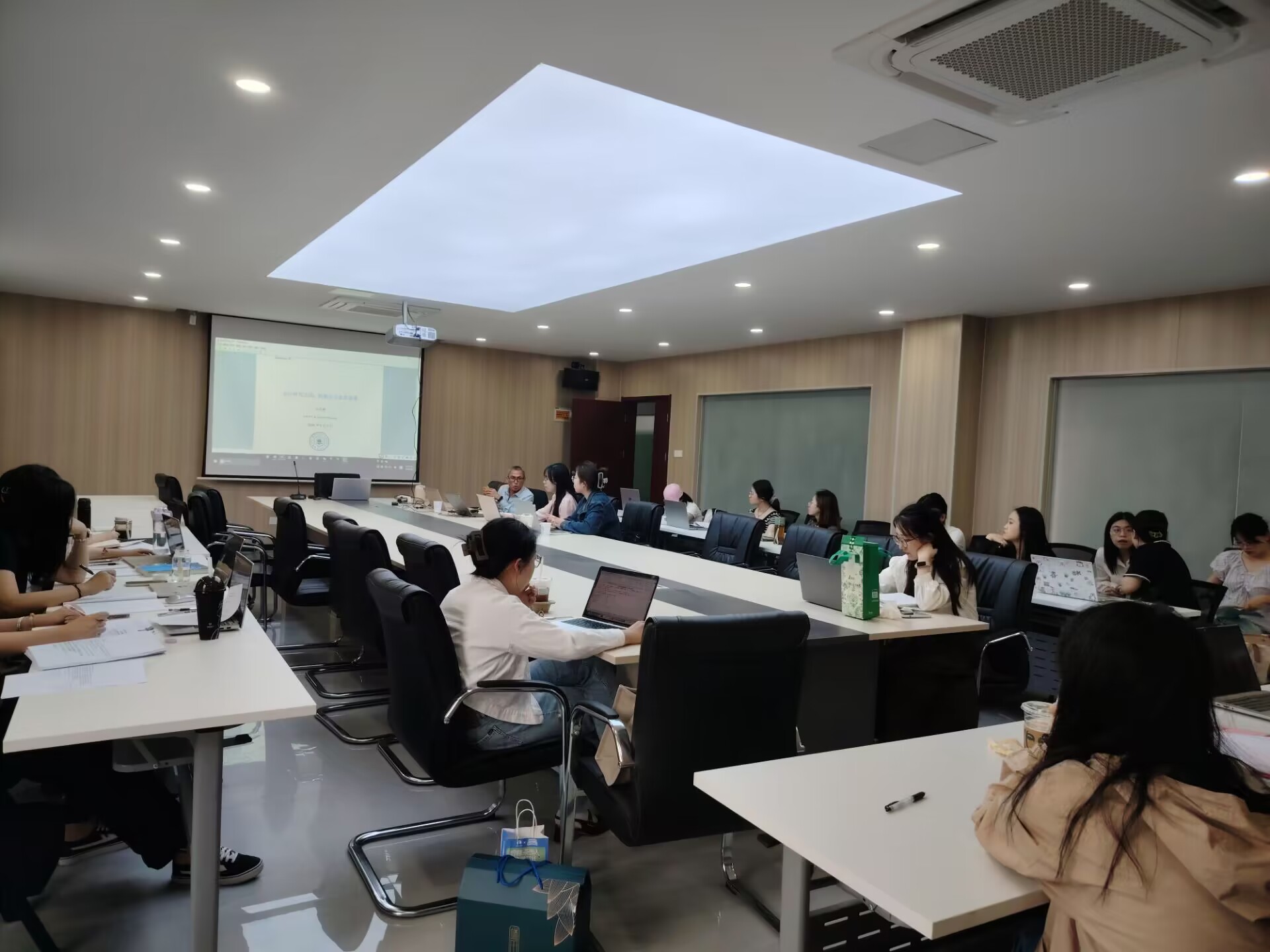 培养科研能力 提升教学质量 ——财经学院举办“ESG理论与方法”系列讲座